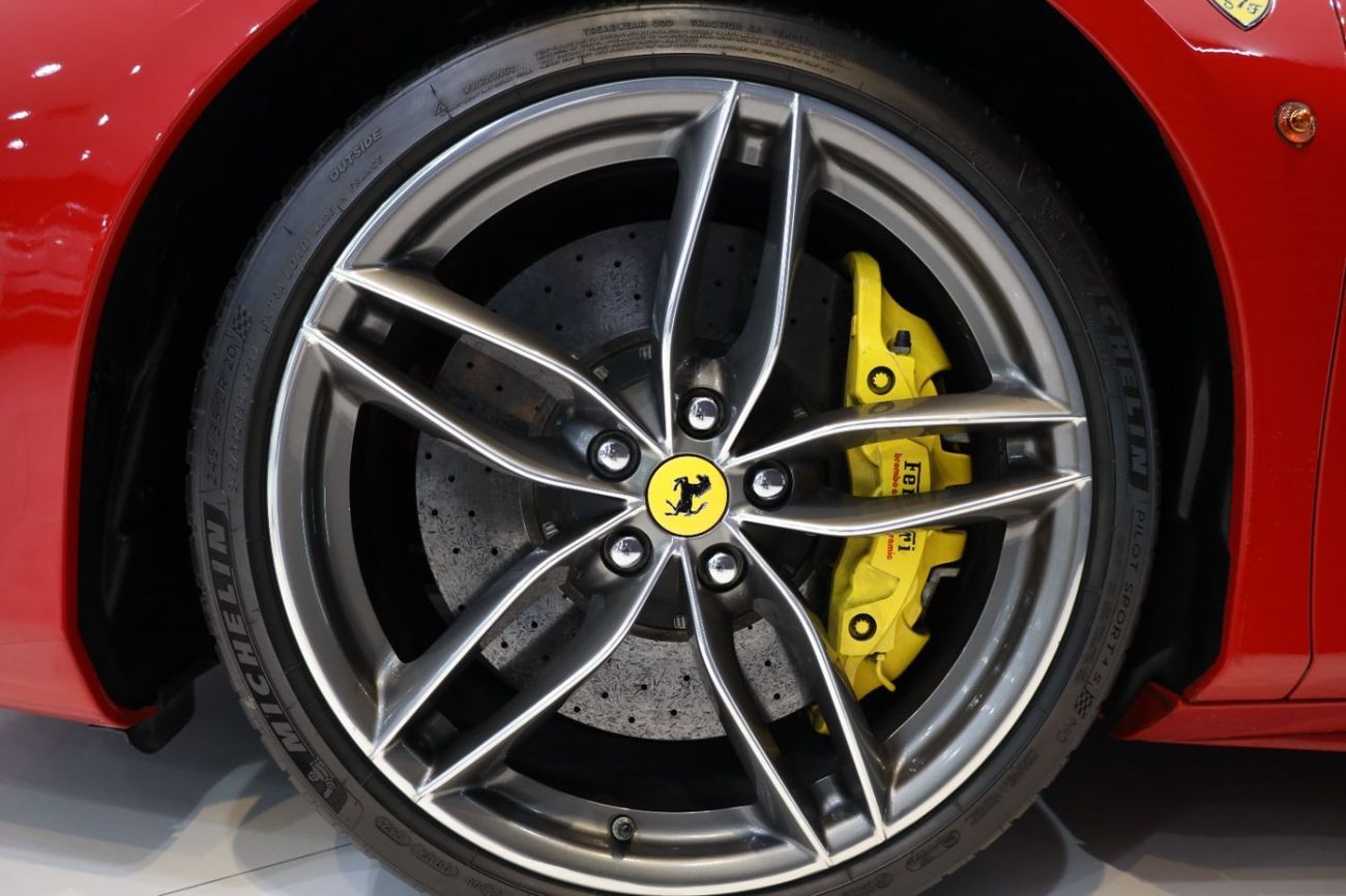 Ferrari 488 Spider Carbon Exterior/Interior, Passenger Display, GCC Specs!!