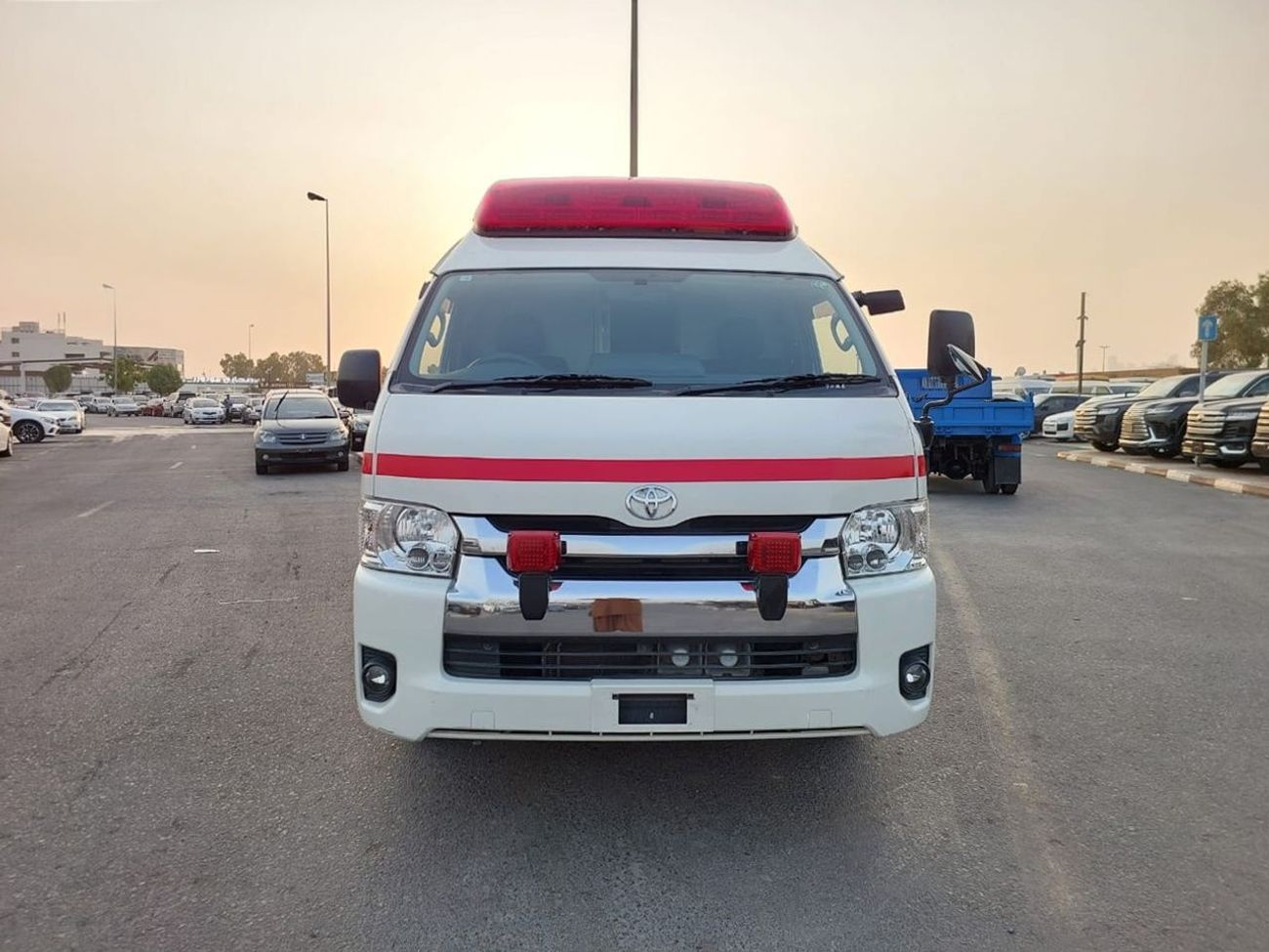 Toyota Hiace TOYOTA HIACE VAN AMBULANCE RHD 2016 MODEL 2.7 L PETROL AUTOMATIC(PM15710)