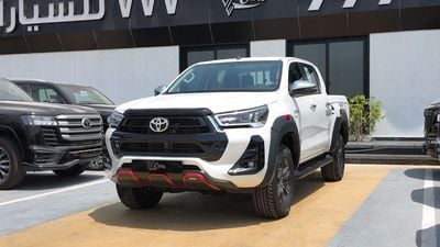 تويوتا هيلوكس  TOYOTA HILUX SR5 4.0 V6 4WD A/T 2026