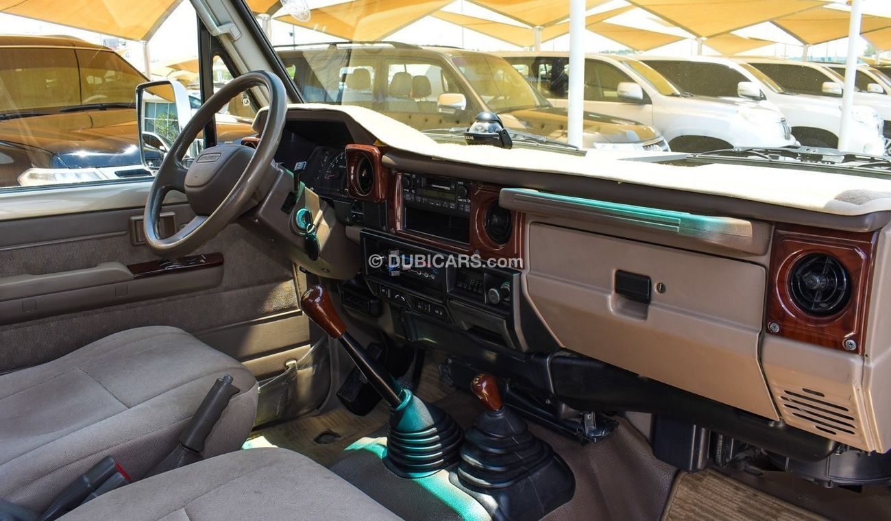 Toyota Land Cruiser Pick Up