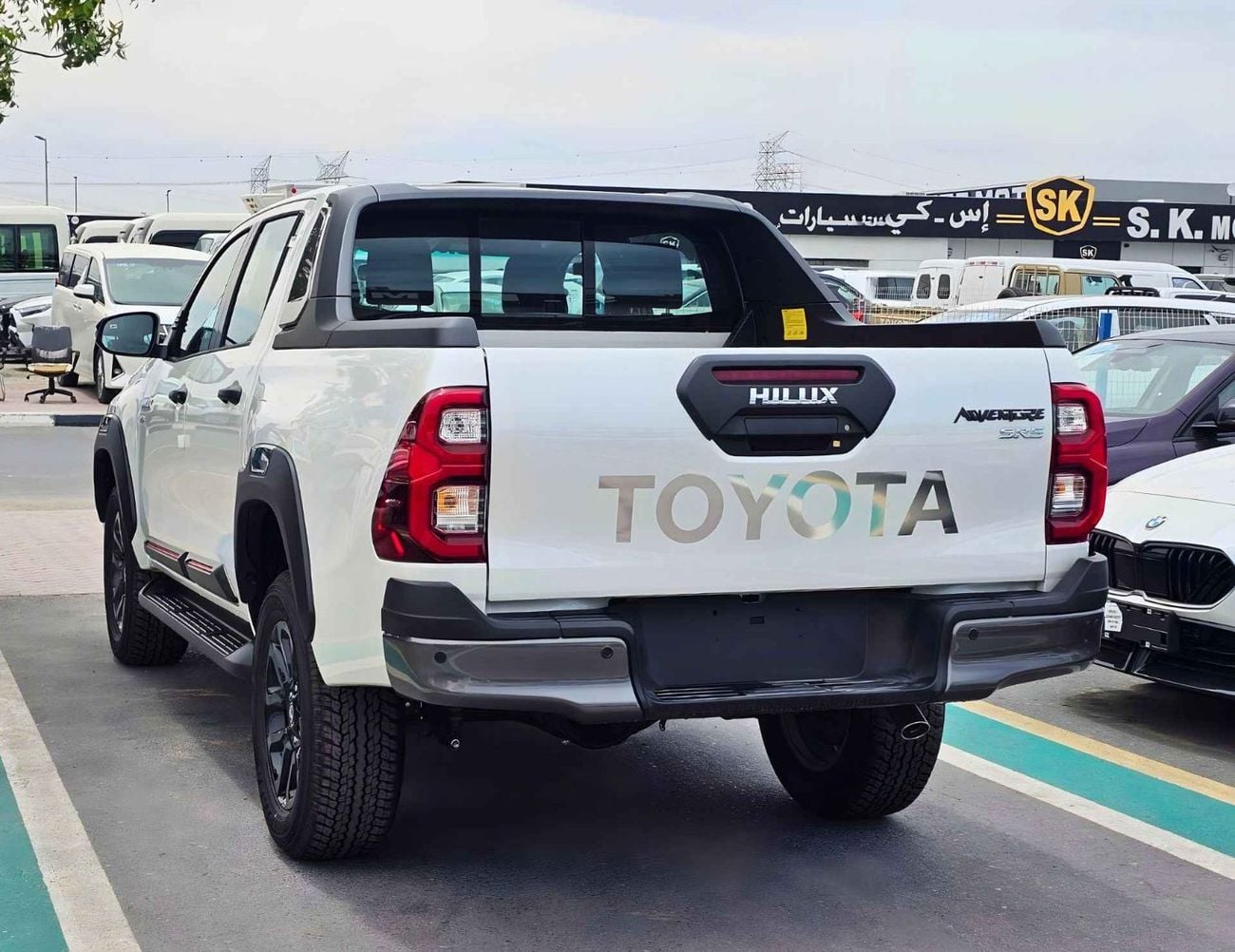 تويوتا هيلوكس SR5 ADVENTURE DOUBLE CABIN / 4.0L V6 PETROL / 18"ALLOY WHEELS WITH ROLL BAR / 360 CAMERA / FR & REAR