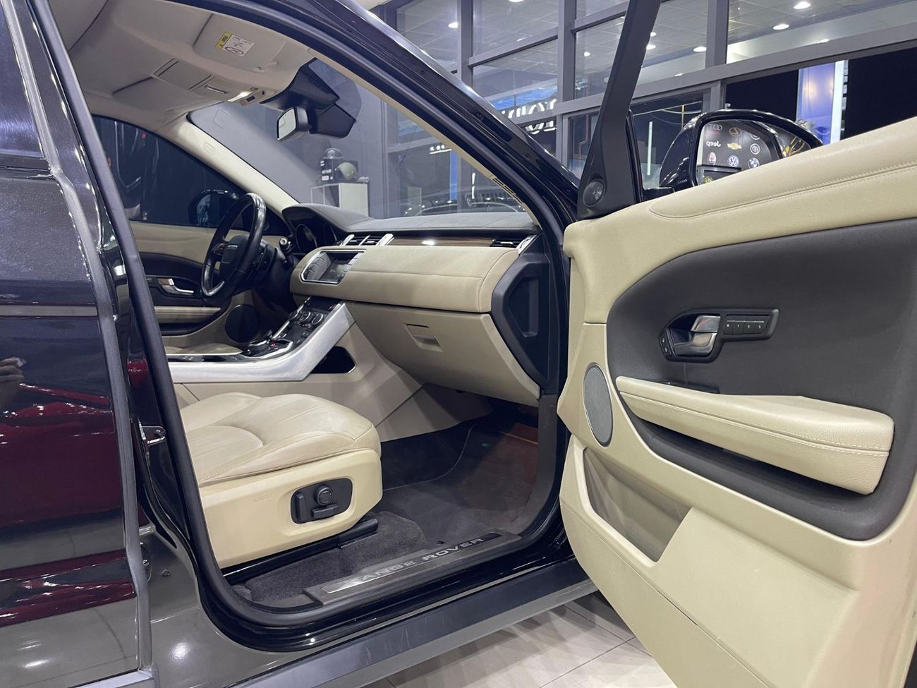 Land Rover Range Rover Evoque P200 R-Dynamic HSE 2.0L