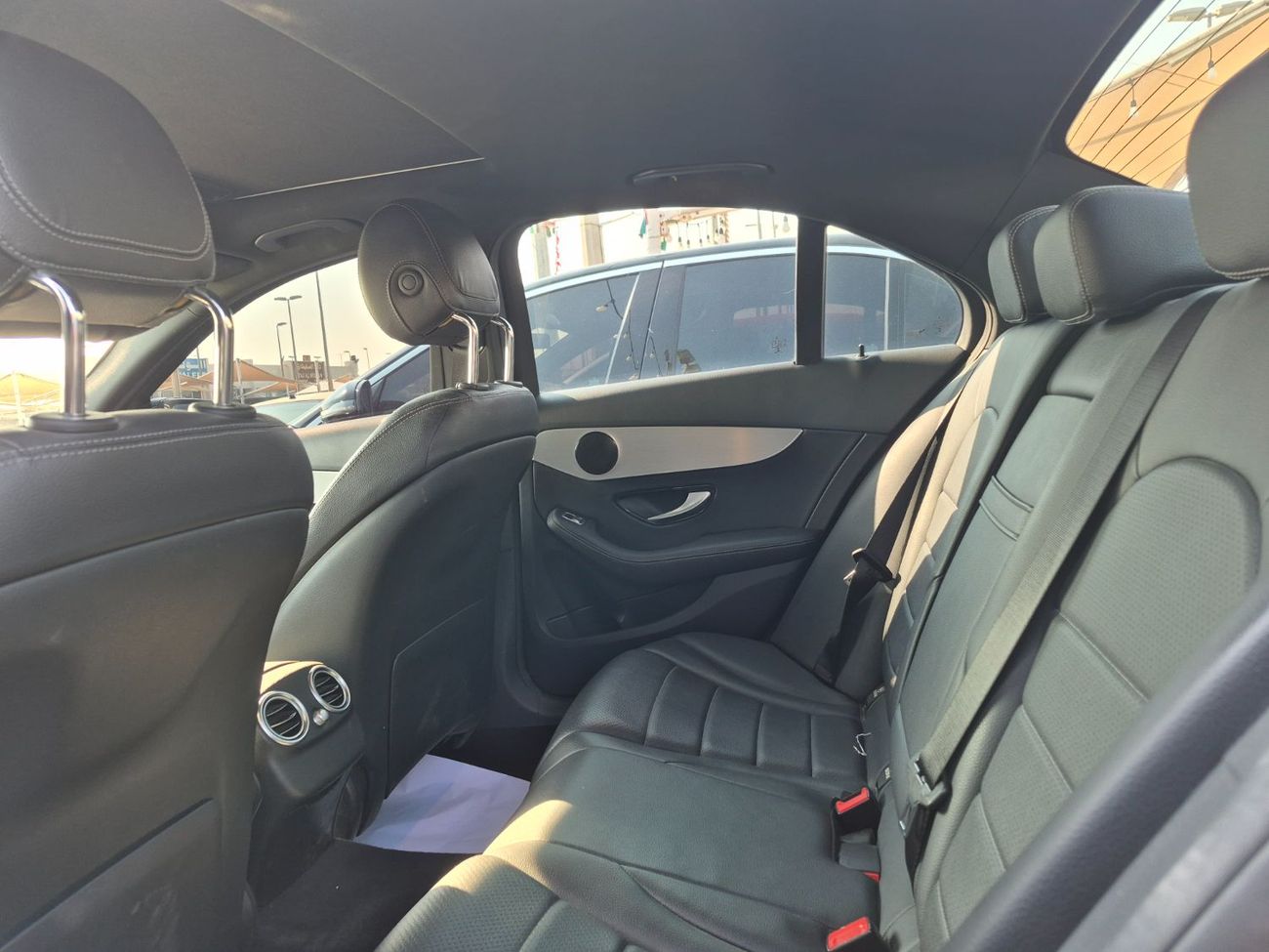 مرسيدس بنز C 300 Luxury 2.0L