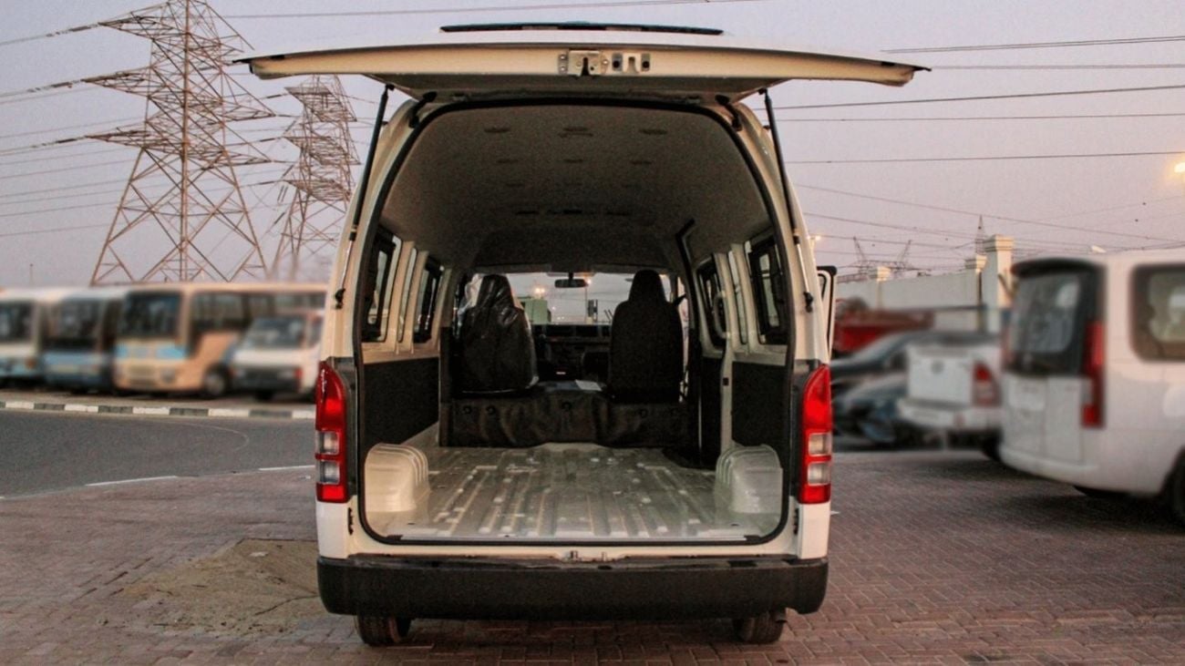 Toyota Hiace Особенности интерьера   УСИЛИТЕЛЬ РУЛЯ   ПОЛНЫЙ КОЛПАК   ОТКРЫТИЕ КРЫШКИ ТОПЛИВНОГО ТИПА ТРОСА   СОЛ