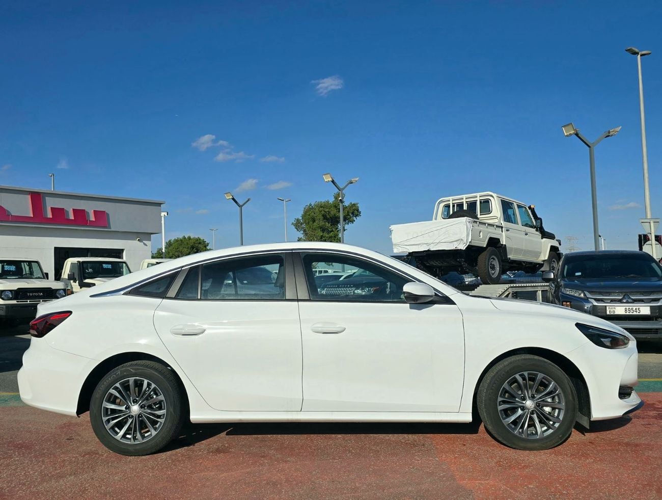 أم جي 5 MG 5 LUXURY 180DVVT  1.5L A/T FWD White Color 2025 Model