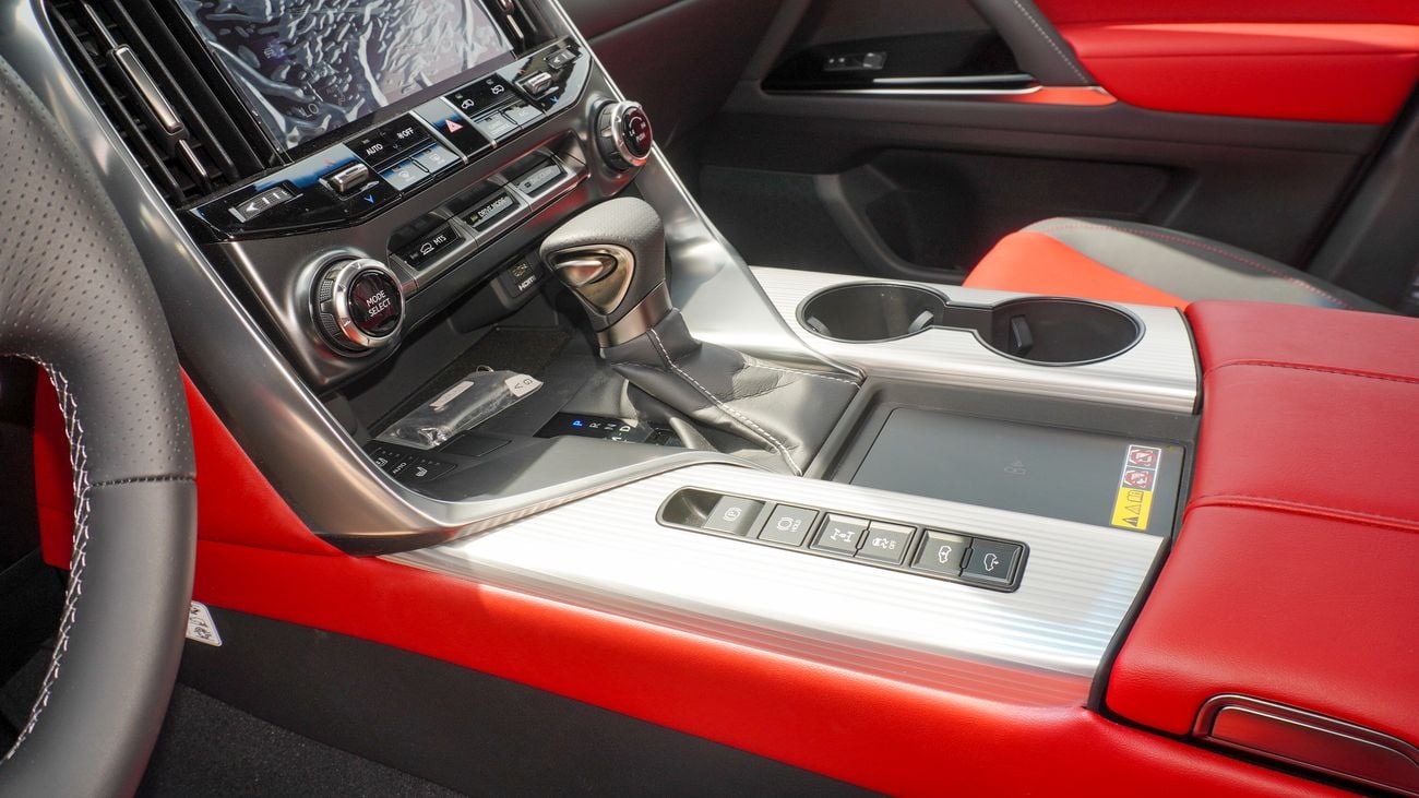 Lexus LX 600 FSport 3.5L V6  5 Seats