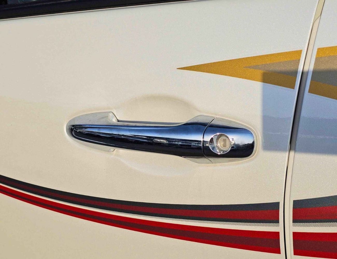 Toyota Hilux SR5 / NARROW BODY / A/T / 2.7L V4 PETROL / DVD+ CAMERA / FULL OPTION (CODE #  HP2F2)