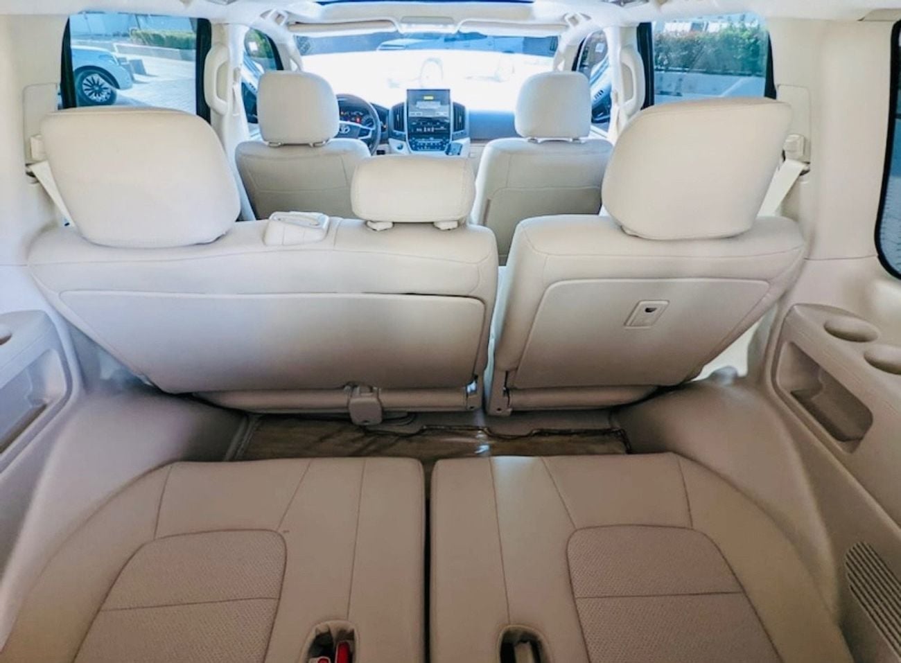 Toyota Land Cruiser GXR Toyota Land Cruiser 2021 black color v6 4.0L full option