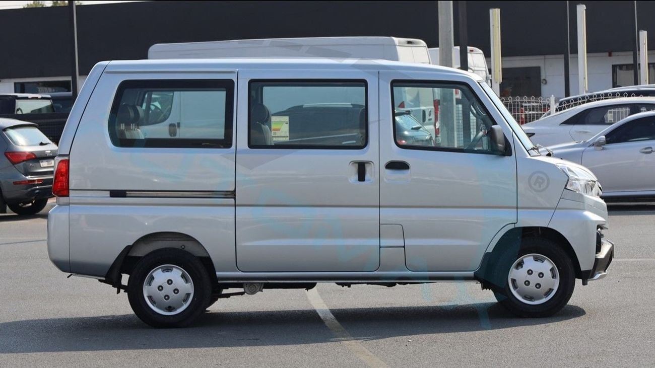 سي إم سي فيريكا Window Van 1.5L RWD GCC 0Km With 3 Years Or 100.000 Km Warranty