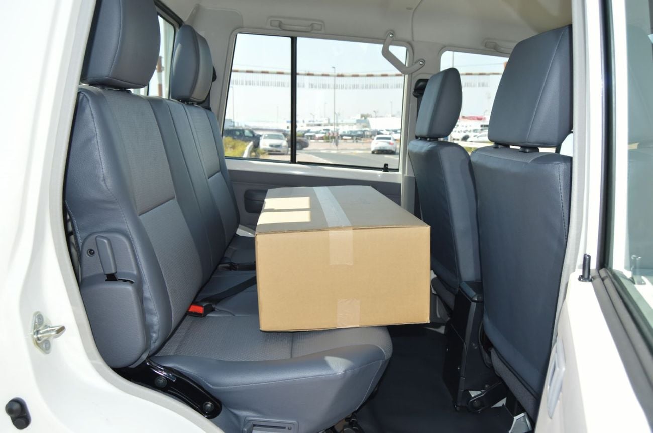 Toyota Land Cruiser Pick Up Toyota LC79 double cabin RHD diesel engine 4.2L white colour