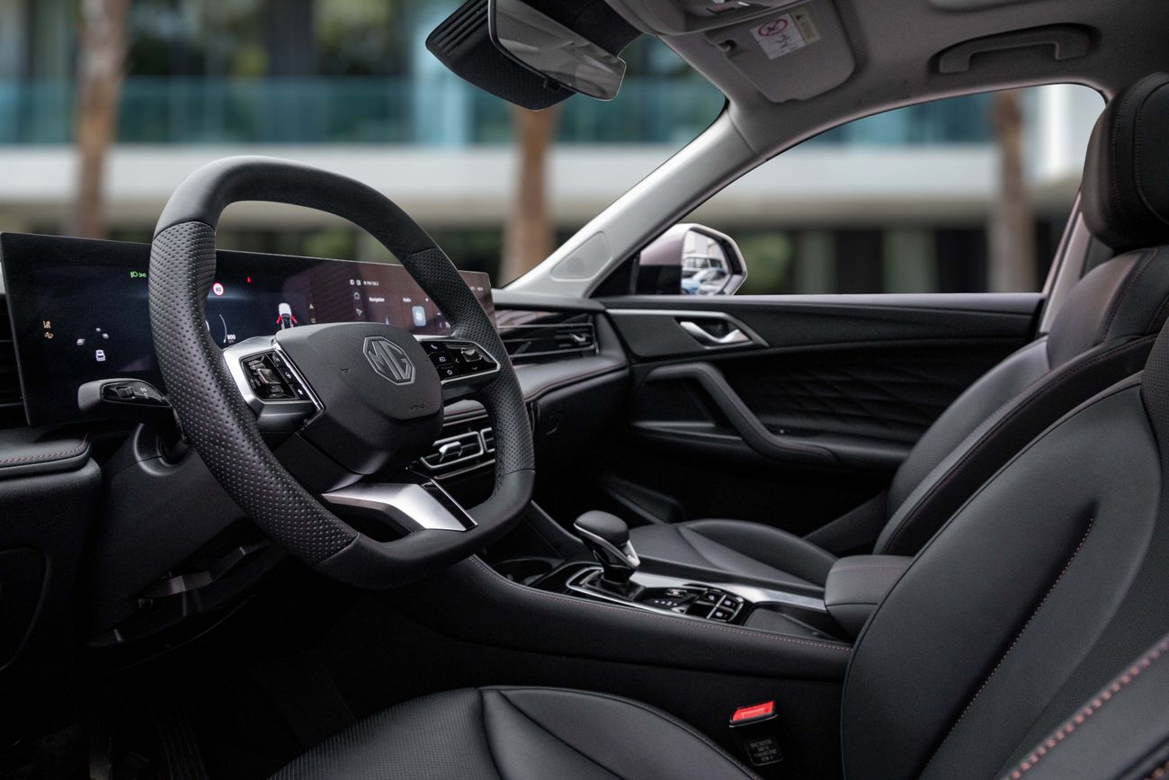 أم جي HS Luxury HS Luxury 2.0T | 1,724 P.M | 0% Downpayment | MG WARRANTY & SERVICE