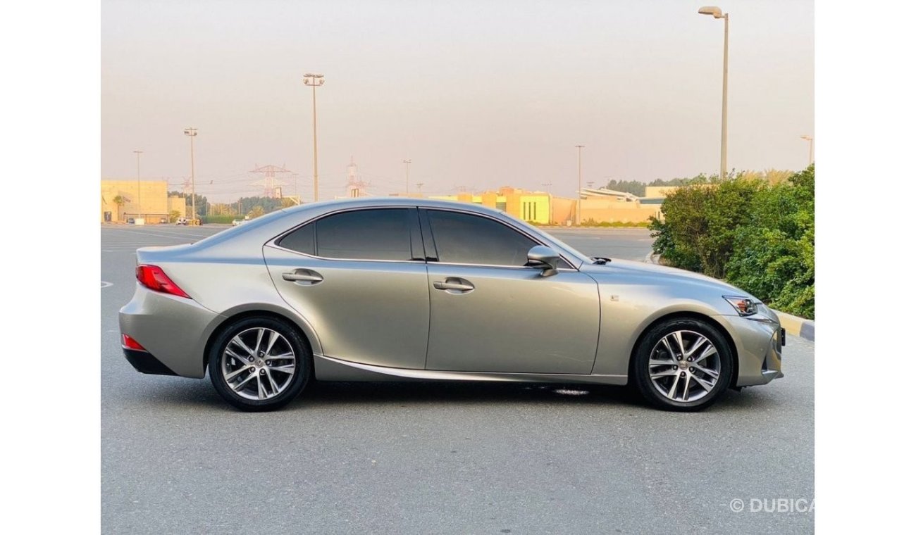 Lexus IS300 Platinum GCC SPEC ORGINAL PAINT