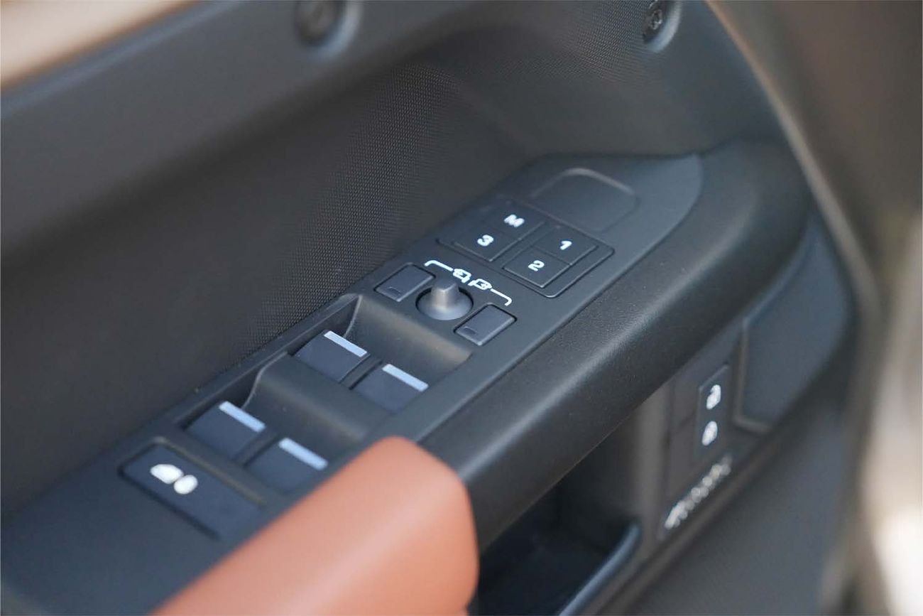 Land Rover Defender 110 Defender110 OCTA  P635 -2026