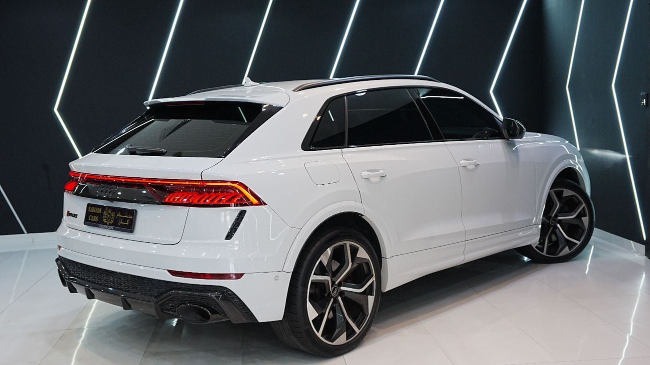 Audi RSQ8 QUATTRO, Carbon Exterior/Interior Pack, Panoramic Roof, Bang N Olufsen, GCC Specs!!