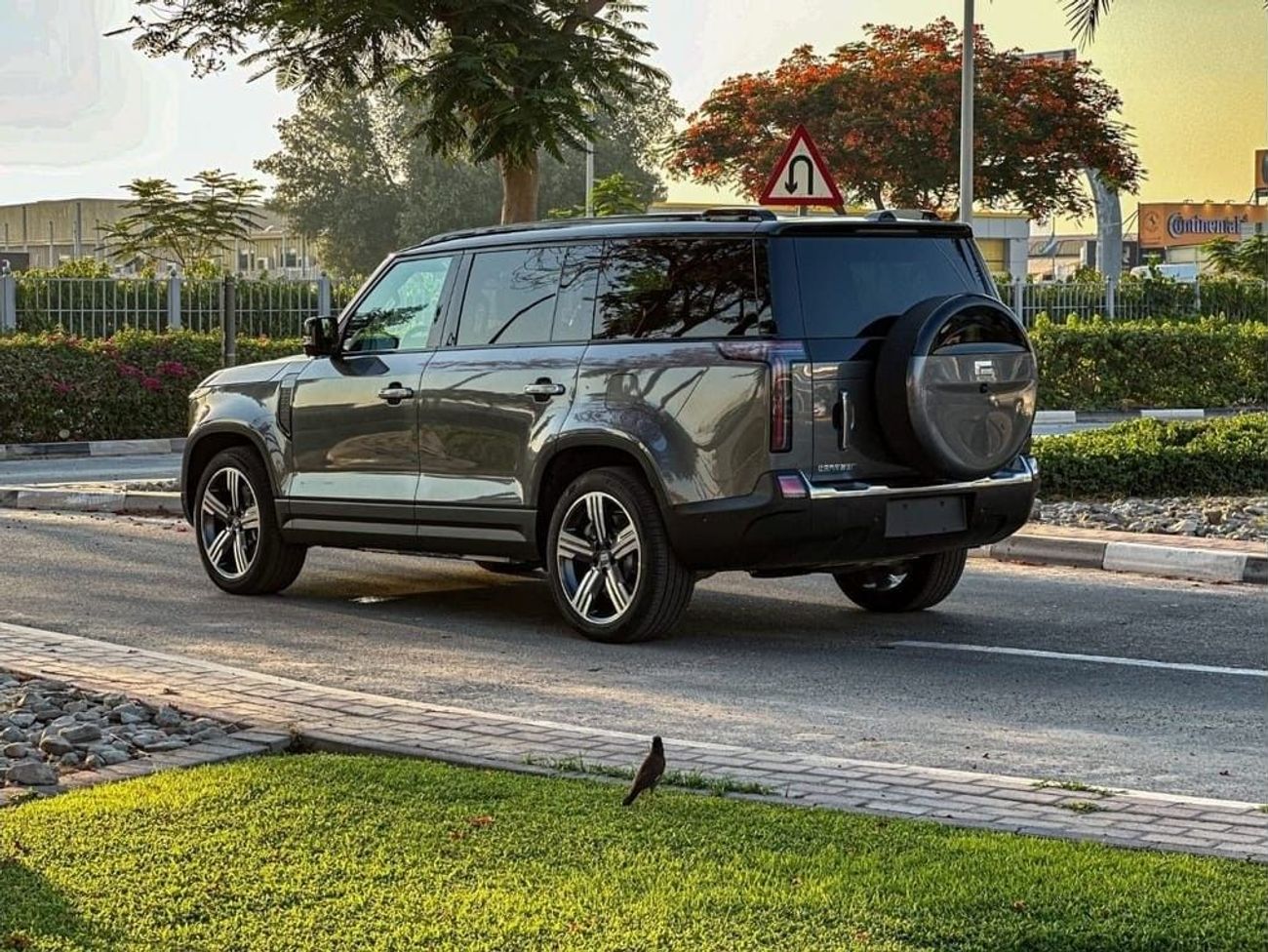 ROX 01 VIP 2024 NEW ROX 01  ( 7 Seats ) / HYBRID (PLUG-IN) / WLTC (1,115 Km) / 500 HP / 3 YEARS WARRANTY