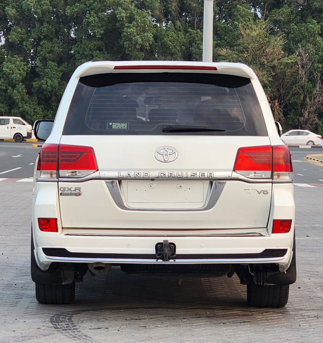 تويوتا لاند كروزر TOYOTA LAND CRUISER GXR V6 MODEL 2015 UPGRADE 2021 PRICE 89000 AED