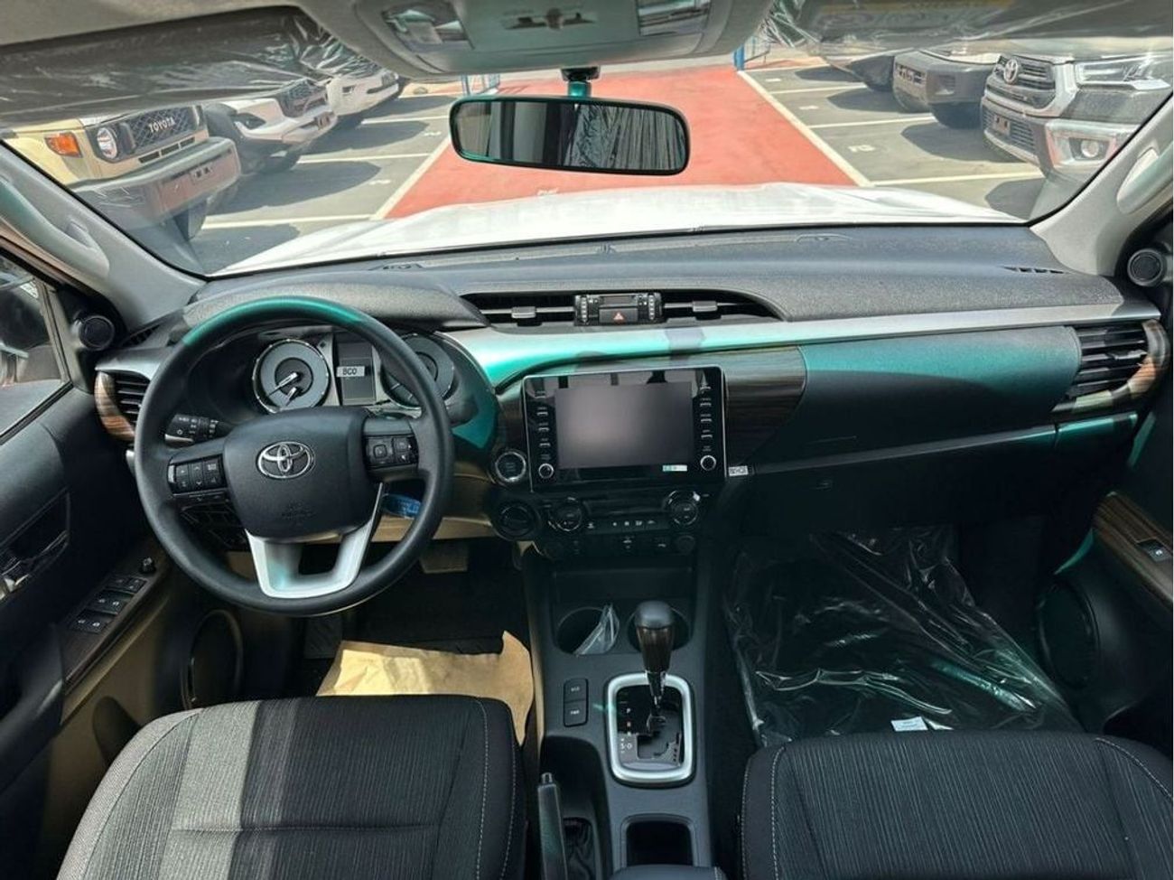 تويوتا هيلوكس TOYOTA HILUX 4.0 AT FENDER WHITE 2025