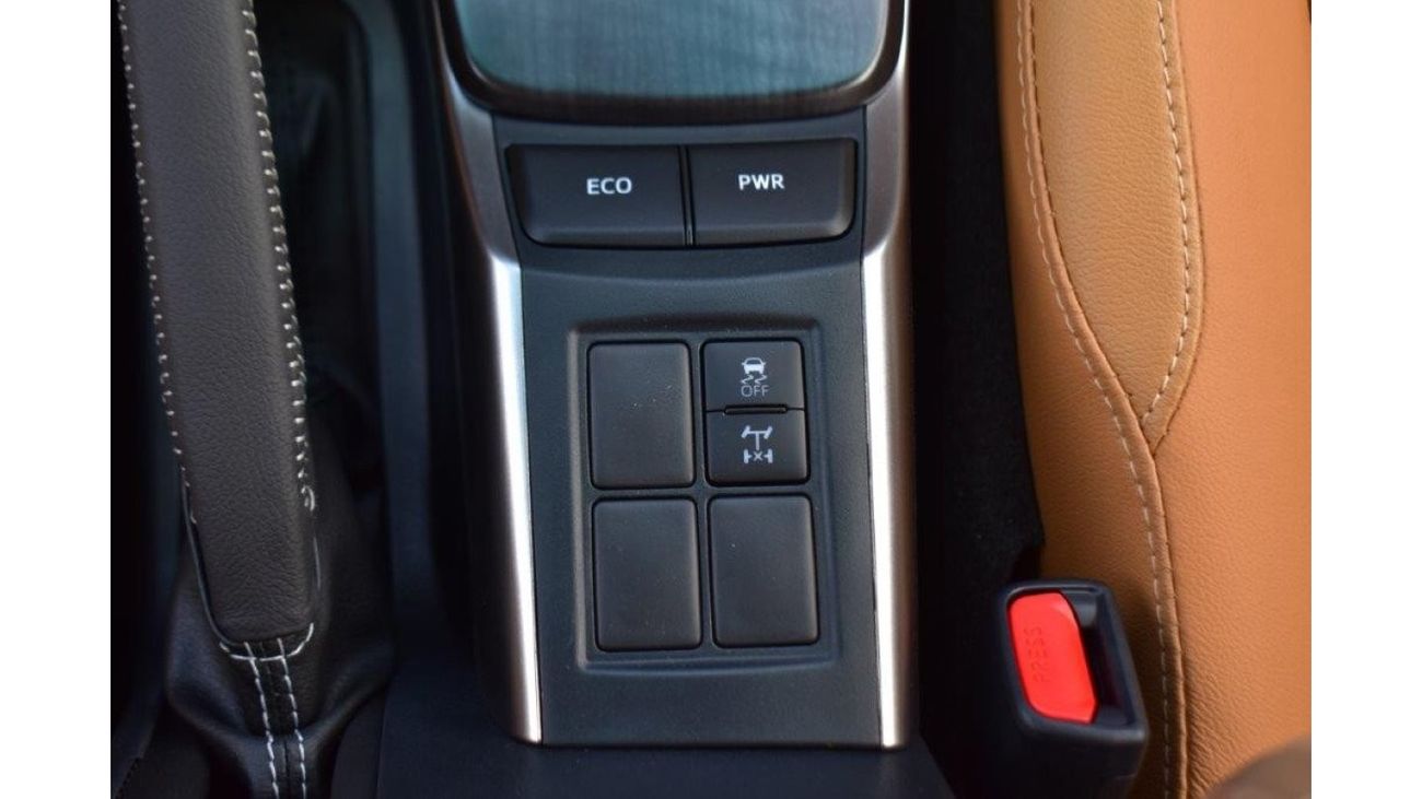 تويوتا فورتونر VXR 4.0L Petrol Automatic