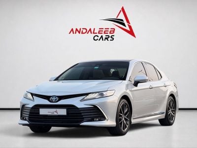 تويوتا كامري GLE HEV TOYOTA CAMRY HYBRID LIMITED | AGENCY WARRANTY | FULL AGENCY SERVICE HISTORY | 2024 | GCC SPECS