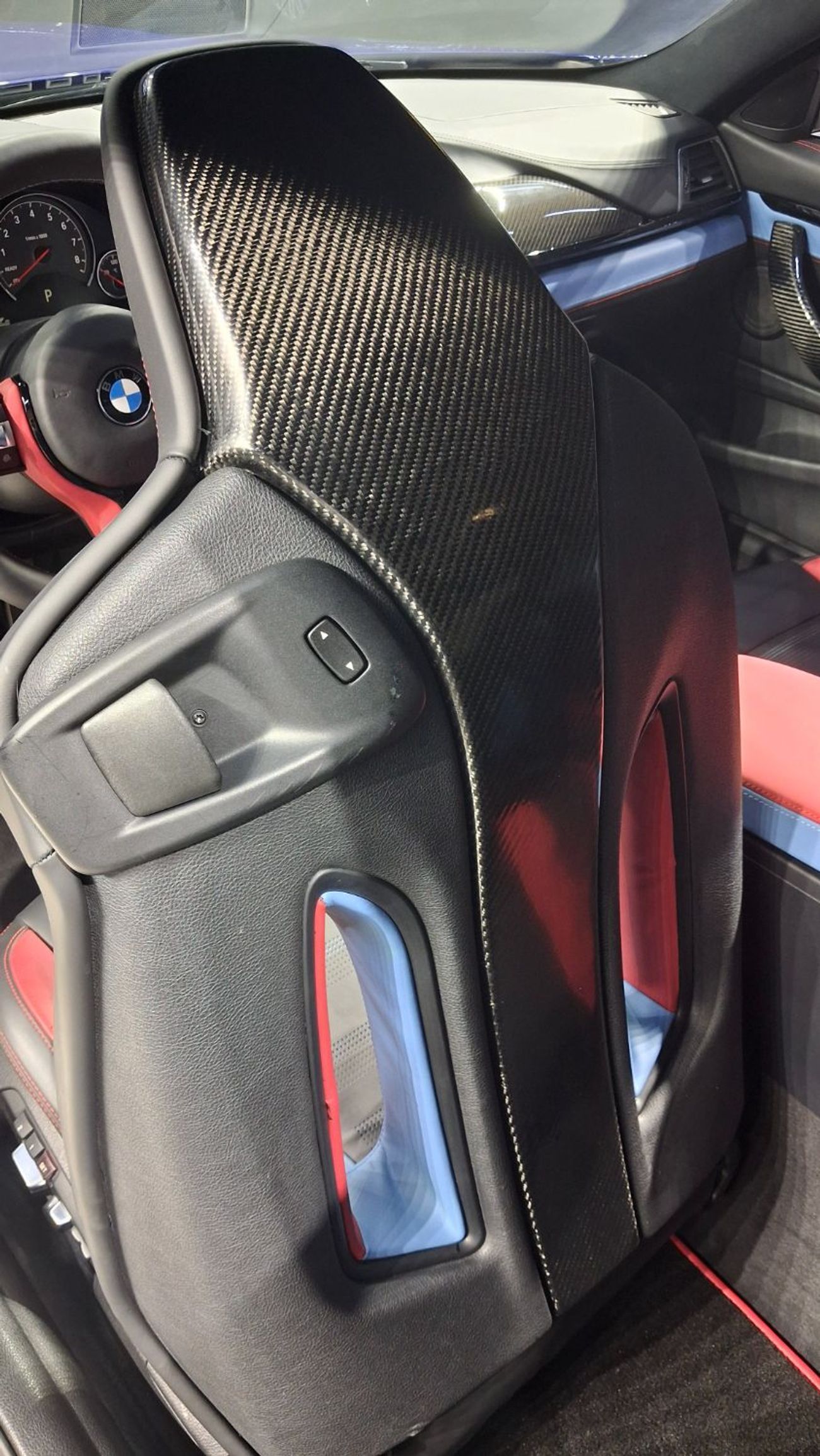 BMW M4 3.0T Competition M xDrive 3.0L