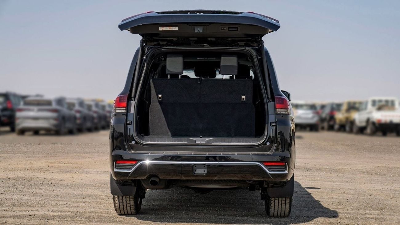 Toyota Land Cruiser Toyota LAND CRUISER VXR 3.5L Petrol Full Option 2025