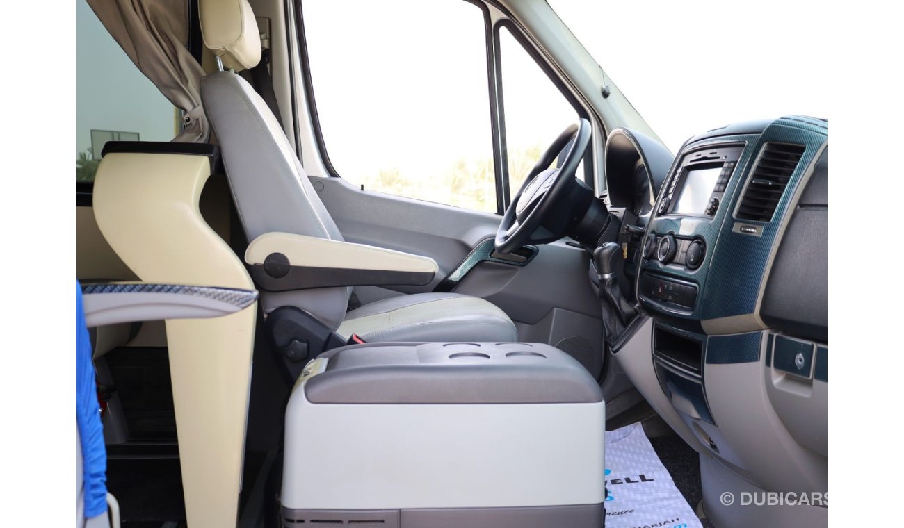 مرسيدس بنز سبرينتر 2015 | MERCEDES BENZ SPRINTER | 21-SEATER - PETROL - 6 CYL | GCC SPECS | EXCELLENT CONDITION