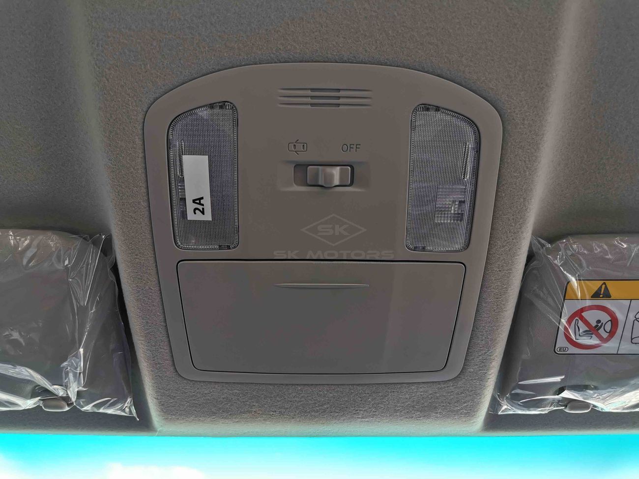 Toyota Hilux 2.4L Diesel, 17" Rims, Power Heat Switch, Rear Camera, Bluetooth-DVD, Fog Lights (CODE # THMO02)