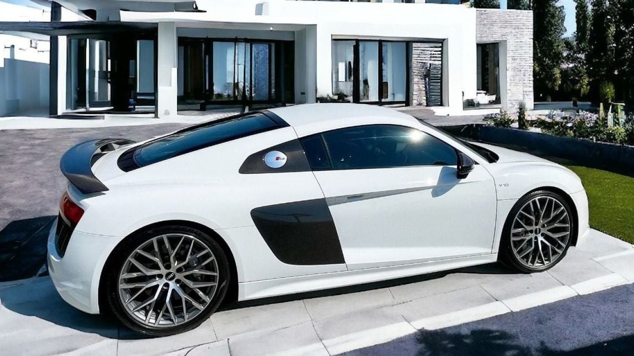 Audi R8 V10 Plus AUDI R8 SPORT PLUS | GCC | FSH | LOW MILEAGE | SUPER CLEAN
