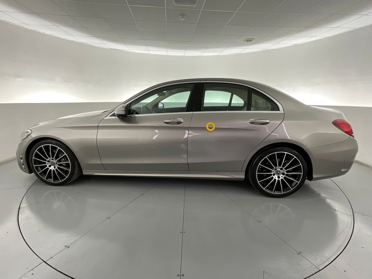 Mercedes-Benz C 200 Premium + (AMG Line)