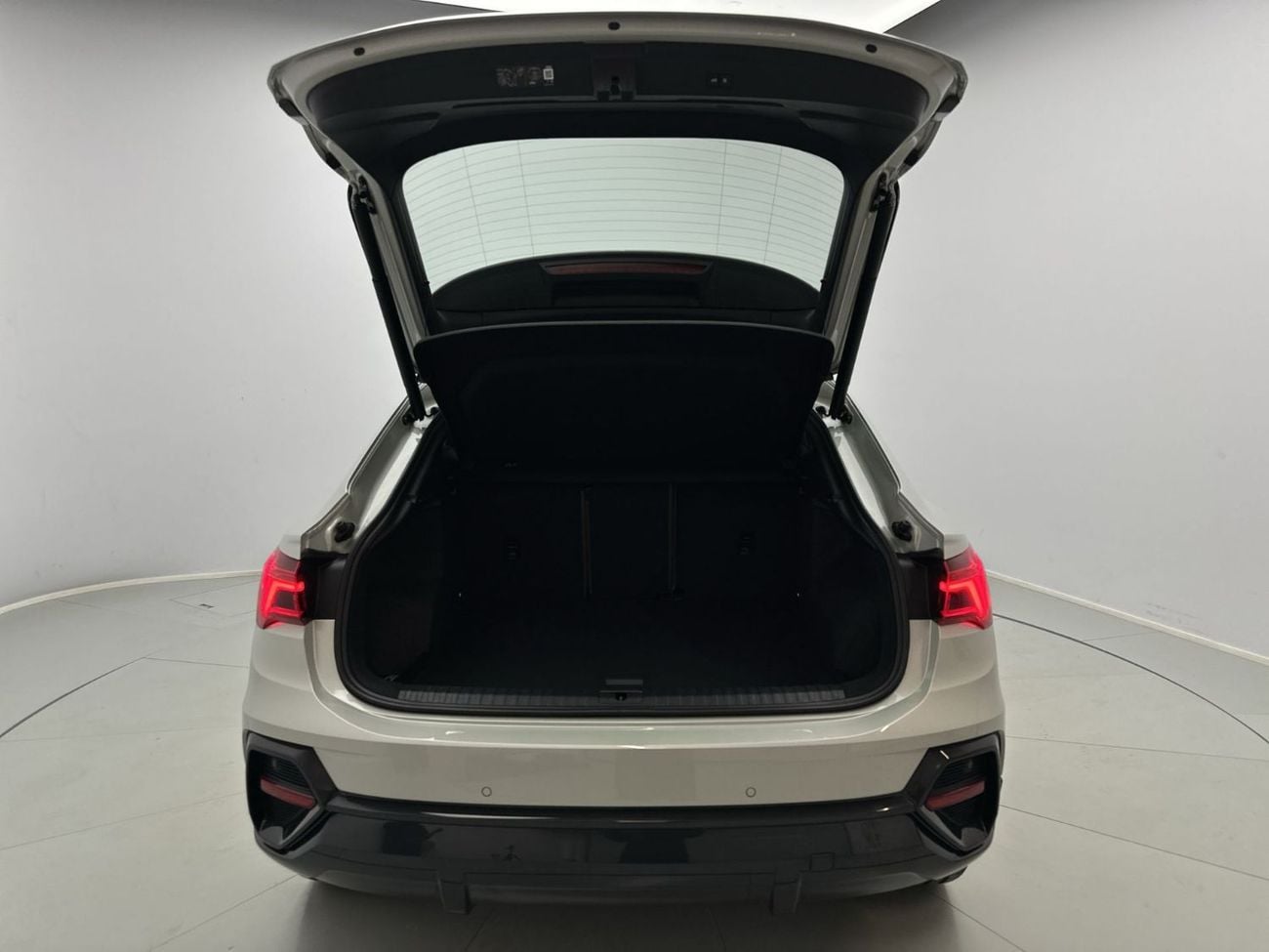 Audi Q3 40 TFSI quattro 2.0L Sportback 180hp (Ref# 72558)