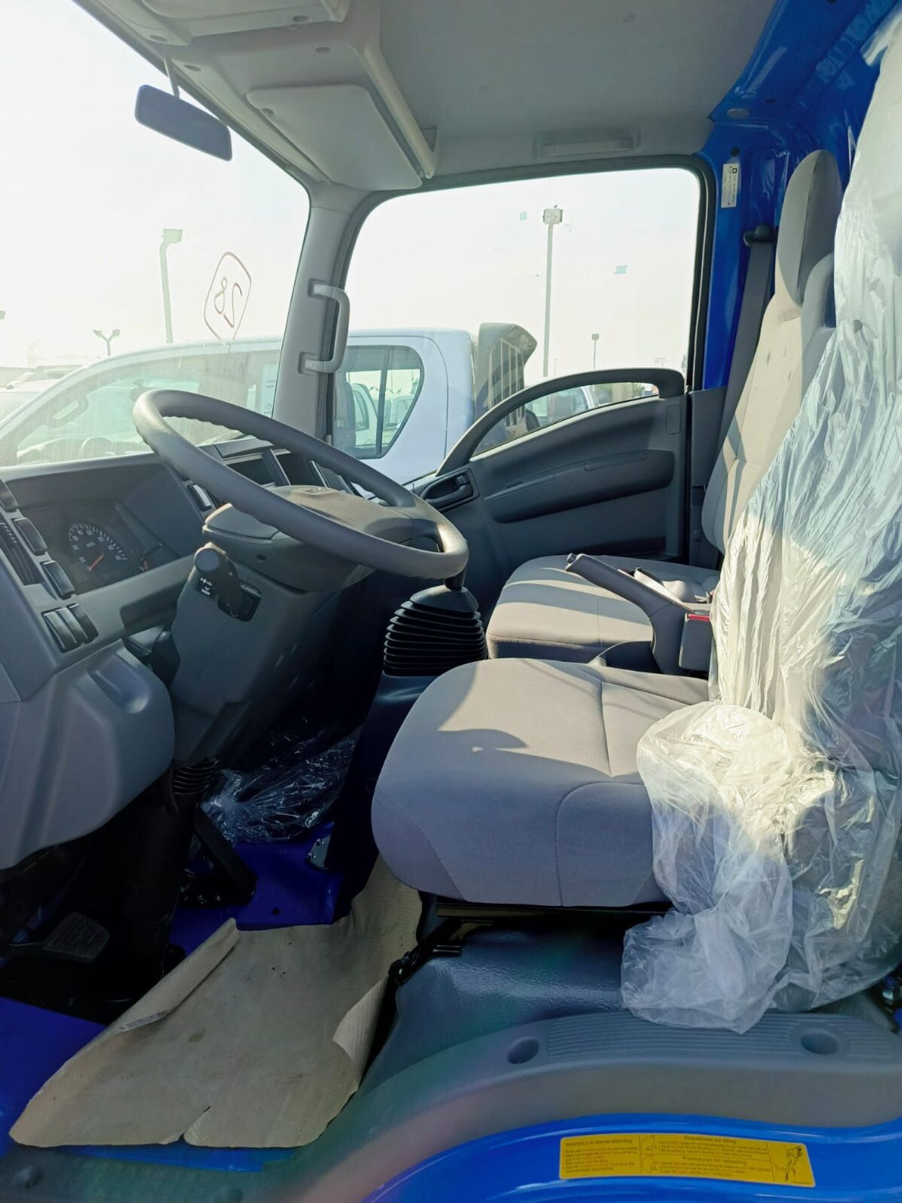 Isuzu NMR Isuzu NMR Chassis 71H 4.6L, 4x2