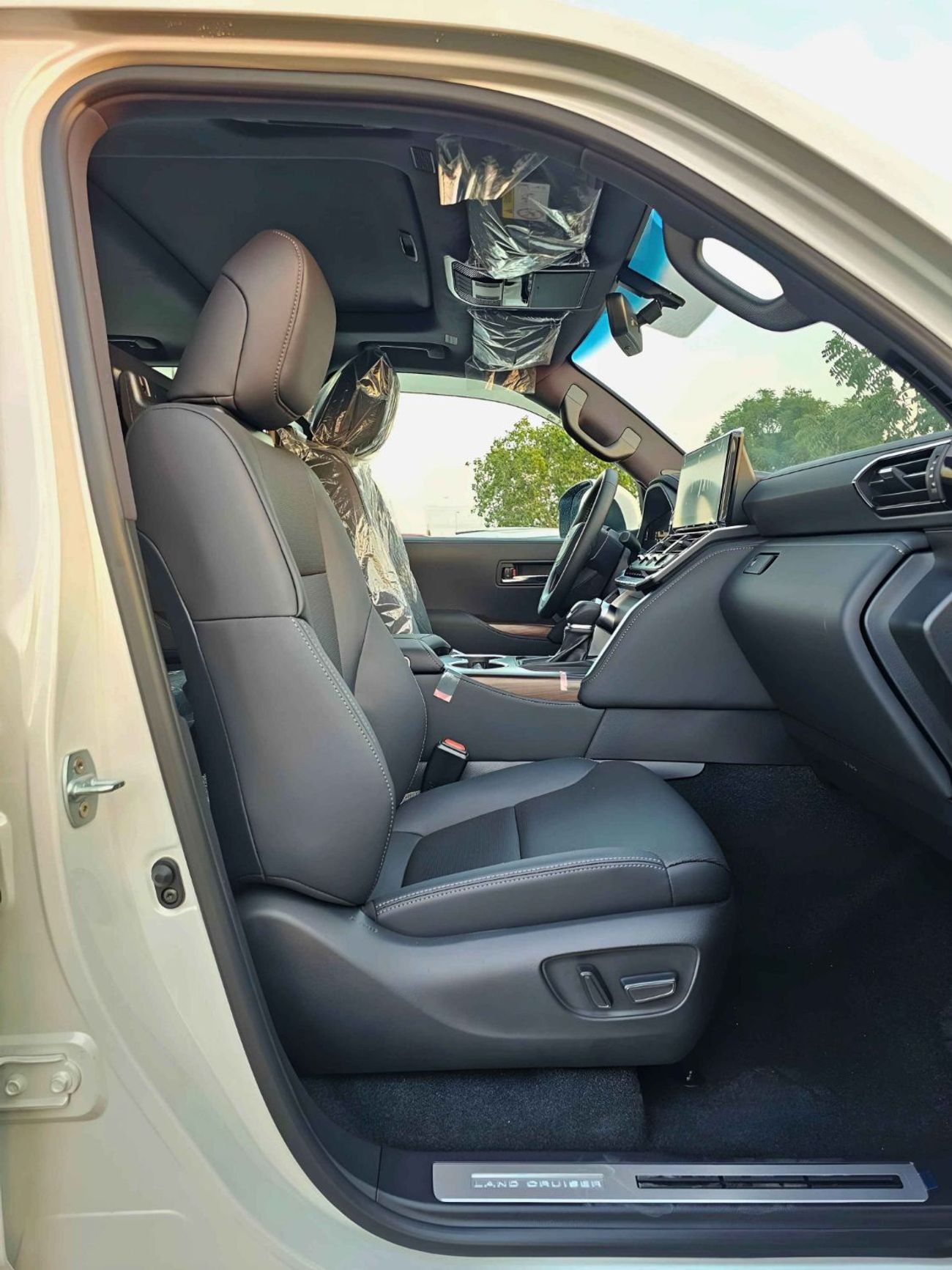 تويوتا لاند كروزر GXR TWIN TURBO / 3.3L DIESEL / BIG DVD / JBL SPEAKERS / FULL OPTION (CODE#LCDGXRH)