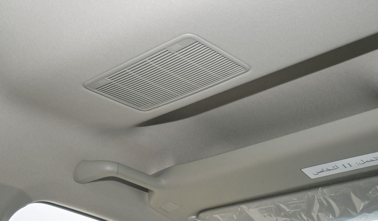 Toyota Hiace TOYOTA HIACE HIGHROOF 3.5L PETROL A/T - DX - (BACK HEATER)