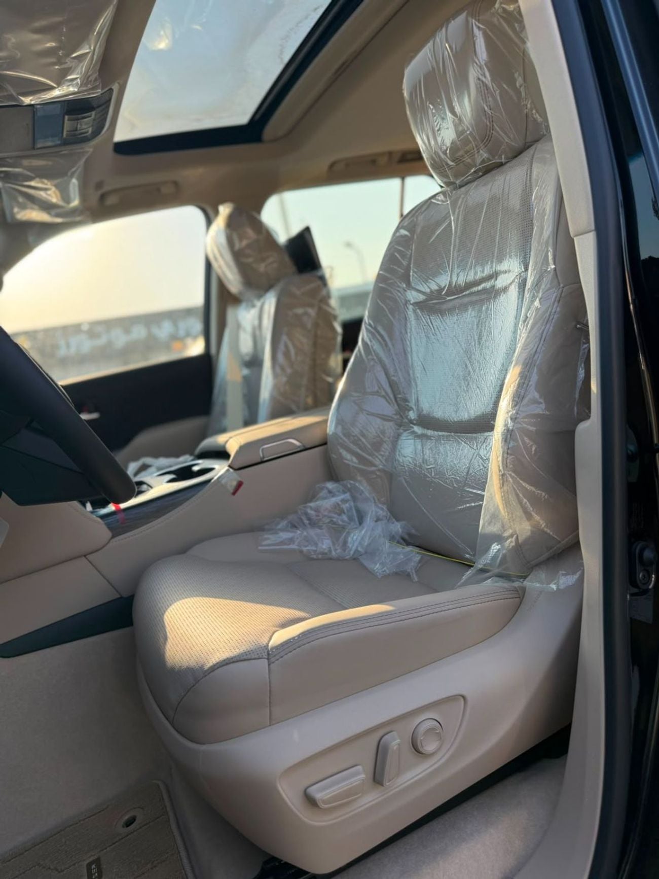 تويوتا لاند كروزر Land Cruiser VXR 3.5L Twin Turbo A/T Petrol 4X4 .7 Seats . 5 Doors 2026 Model