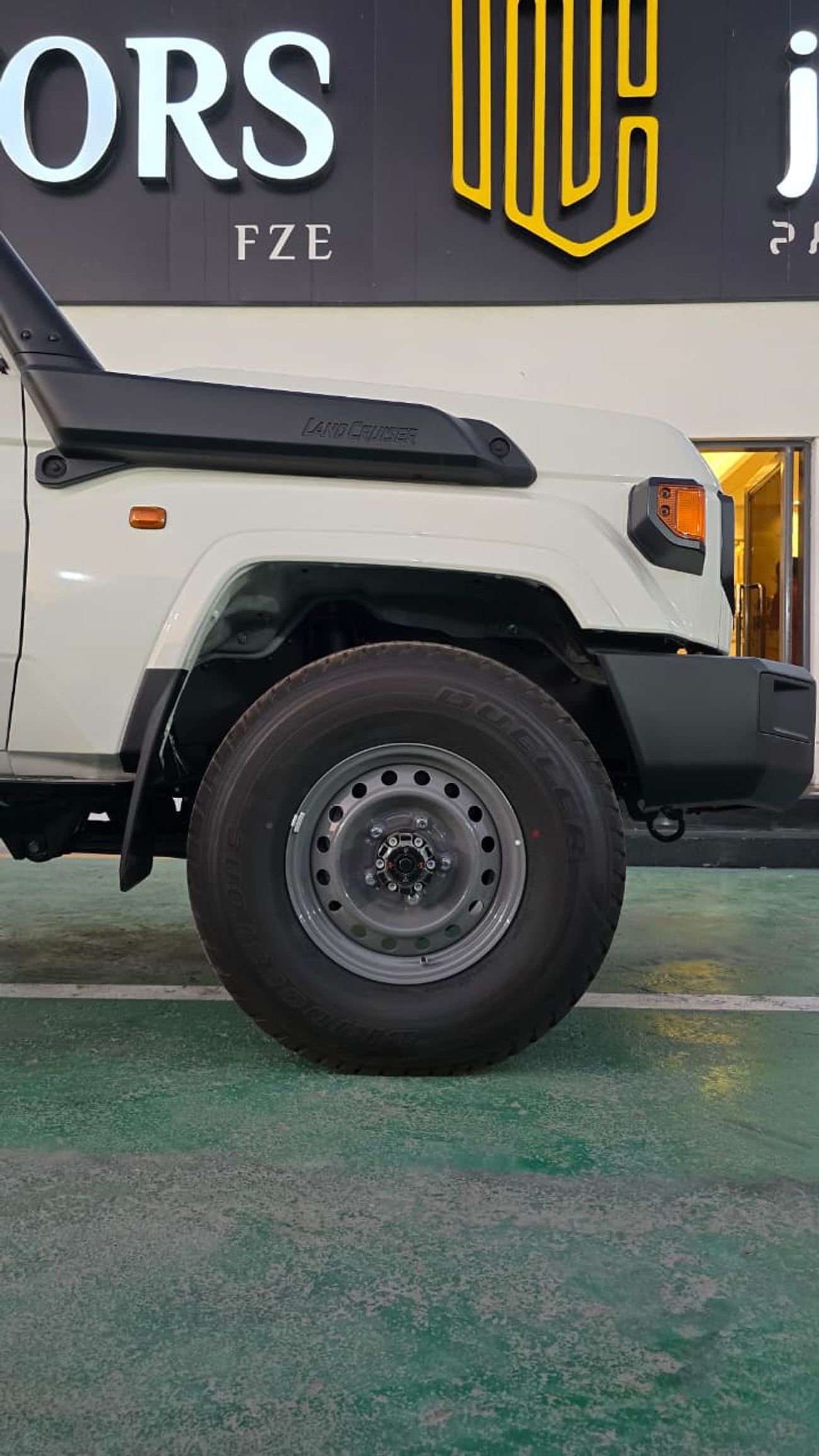 تويوتا لاند كروزر 70 LX 2.8L