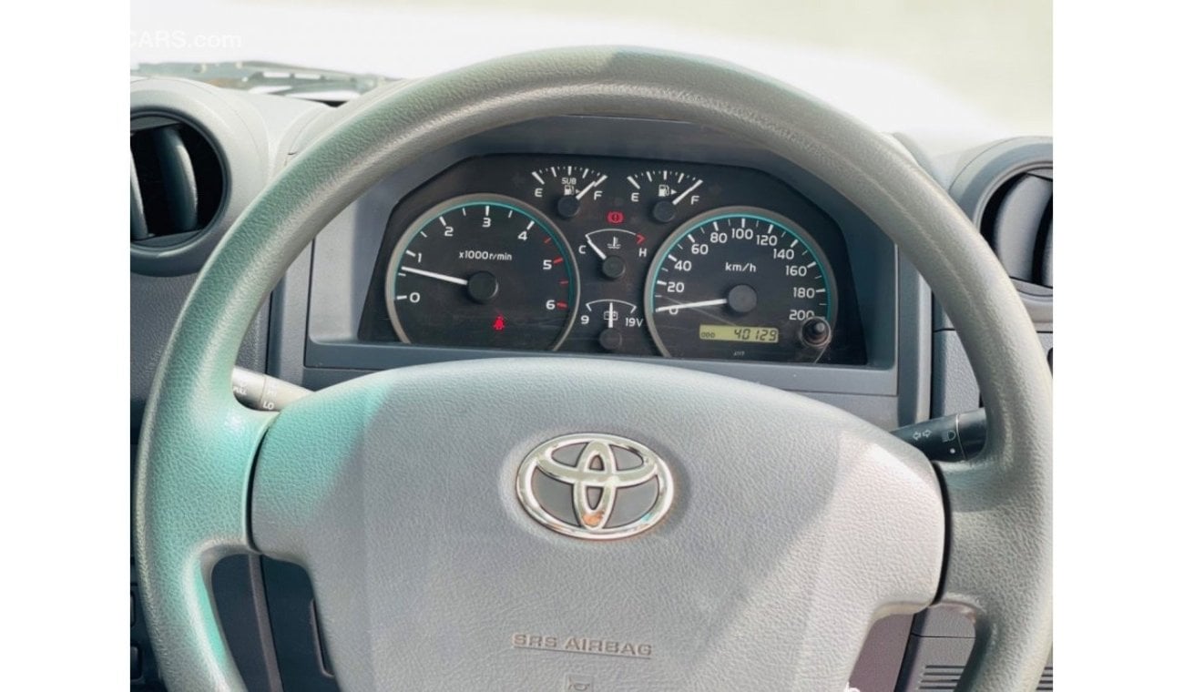 Toyota Land Cruiser Hard Top Toyota Land Cruiser hard top Diesel engine 4.5 model 2015 full seats car very clean and good conditi