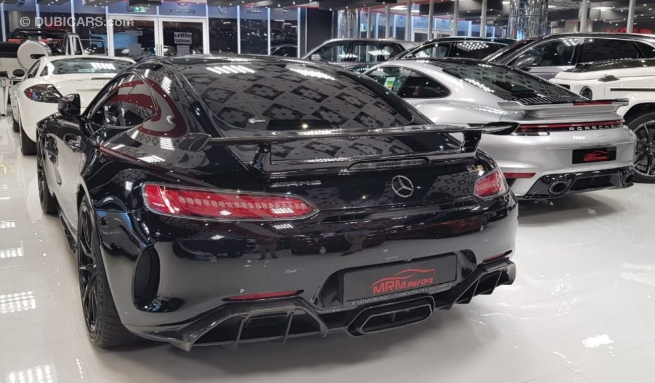 مرسيدس بنز AMG GT-R