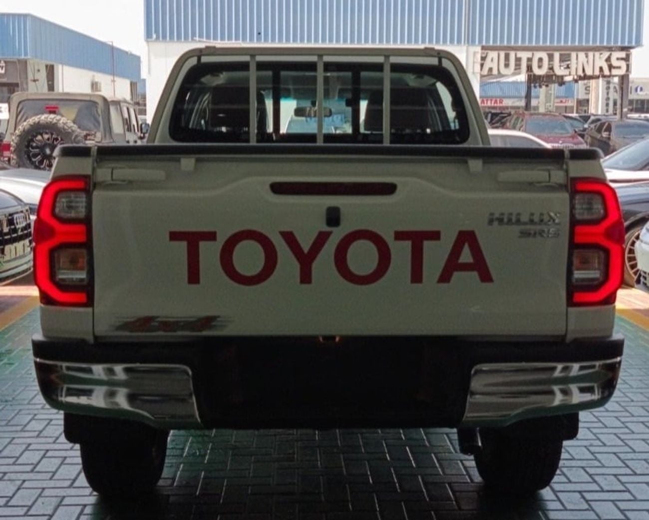 تويوتا هيلوكس GLX 2.7L Double Cab Utility 4WD A/T