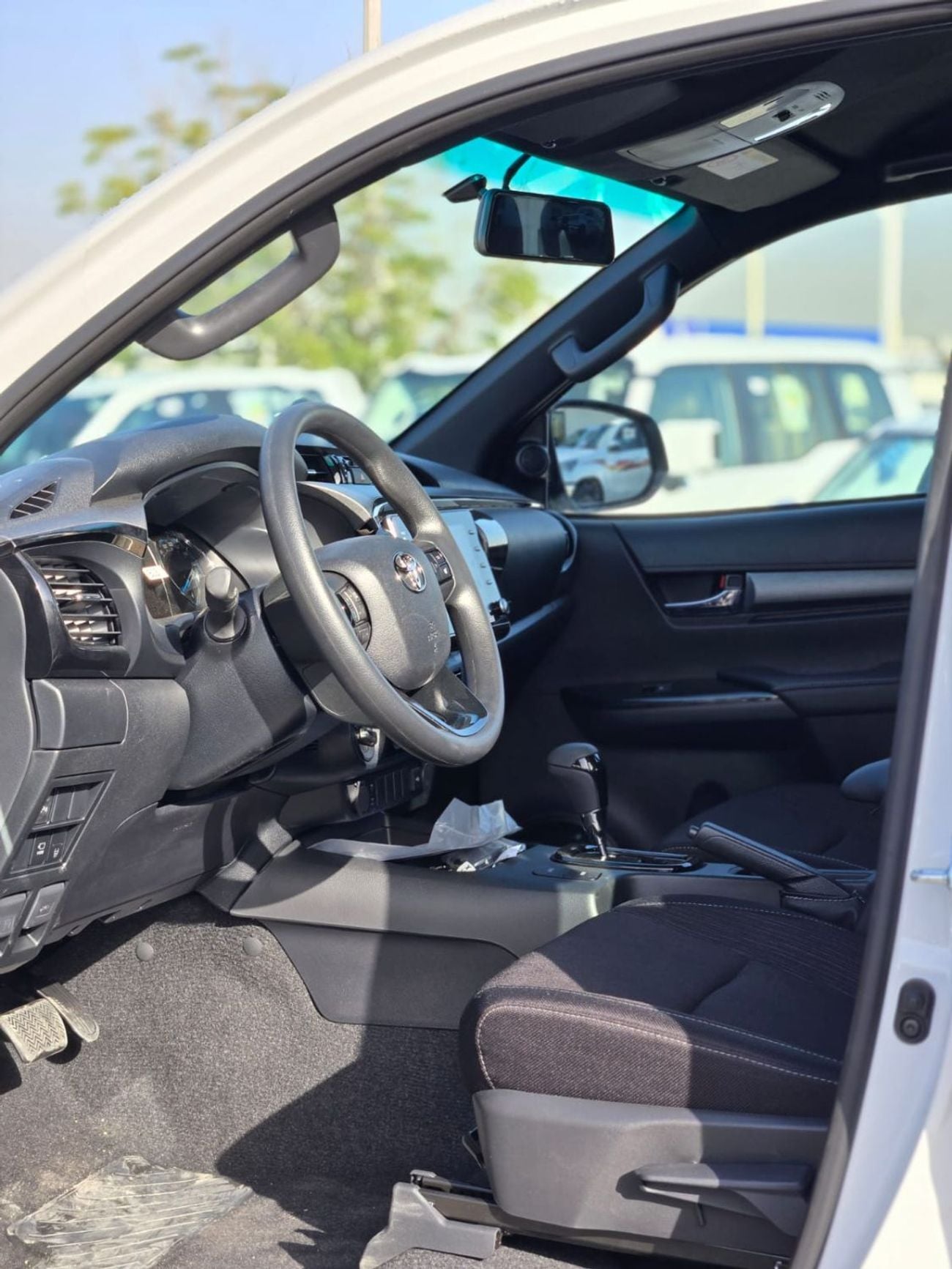 تويوتا هيلوكس ADVENTURE 4.0L V6 A/T FULL OPTION DOUBLE CABIN PICKUP