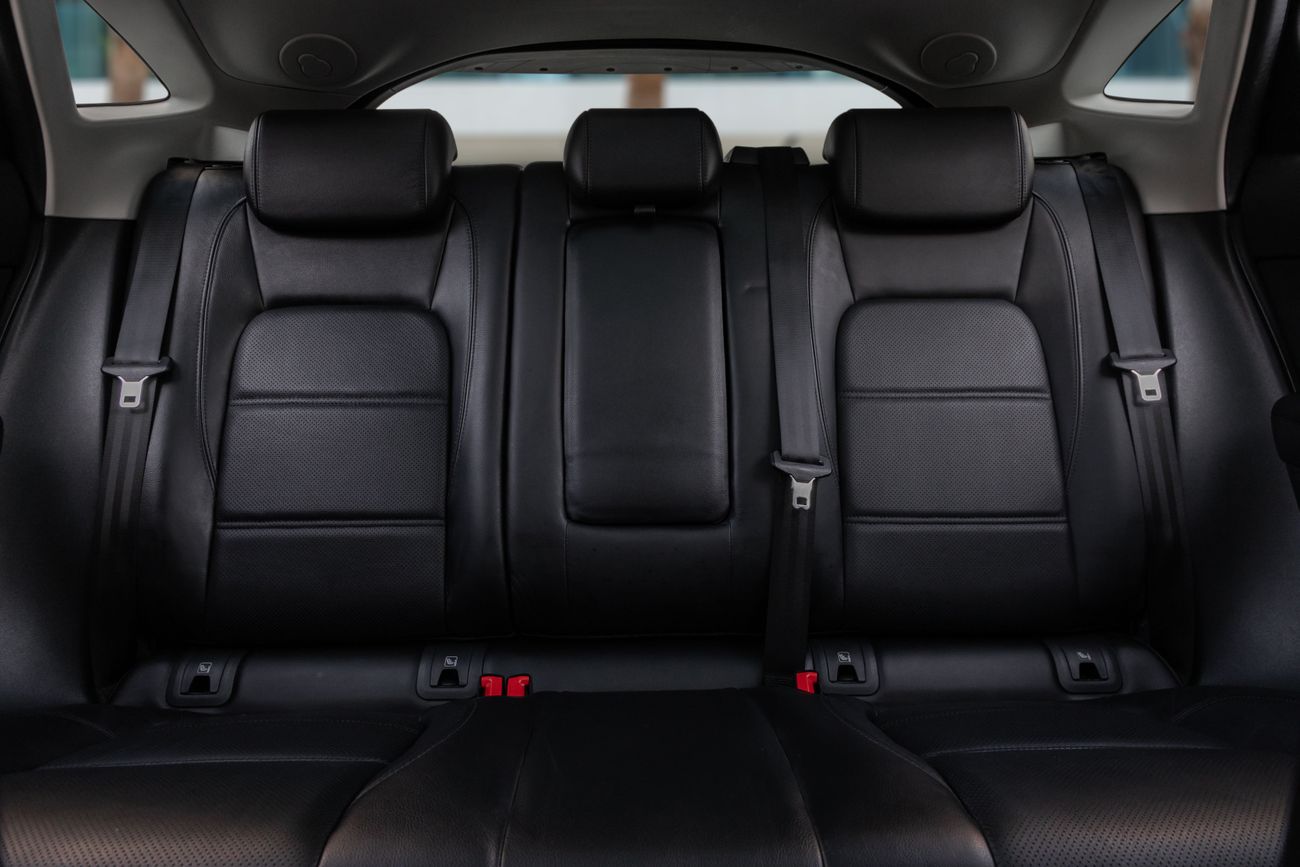 Jaguar E Pace E-Pace S Plus | 1,724 P.M | 0% Downpayment | Agency Service History