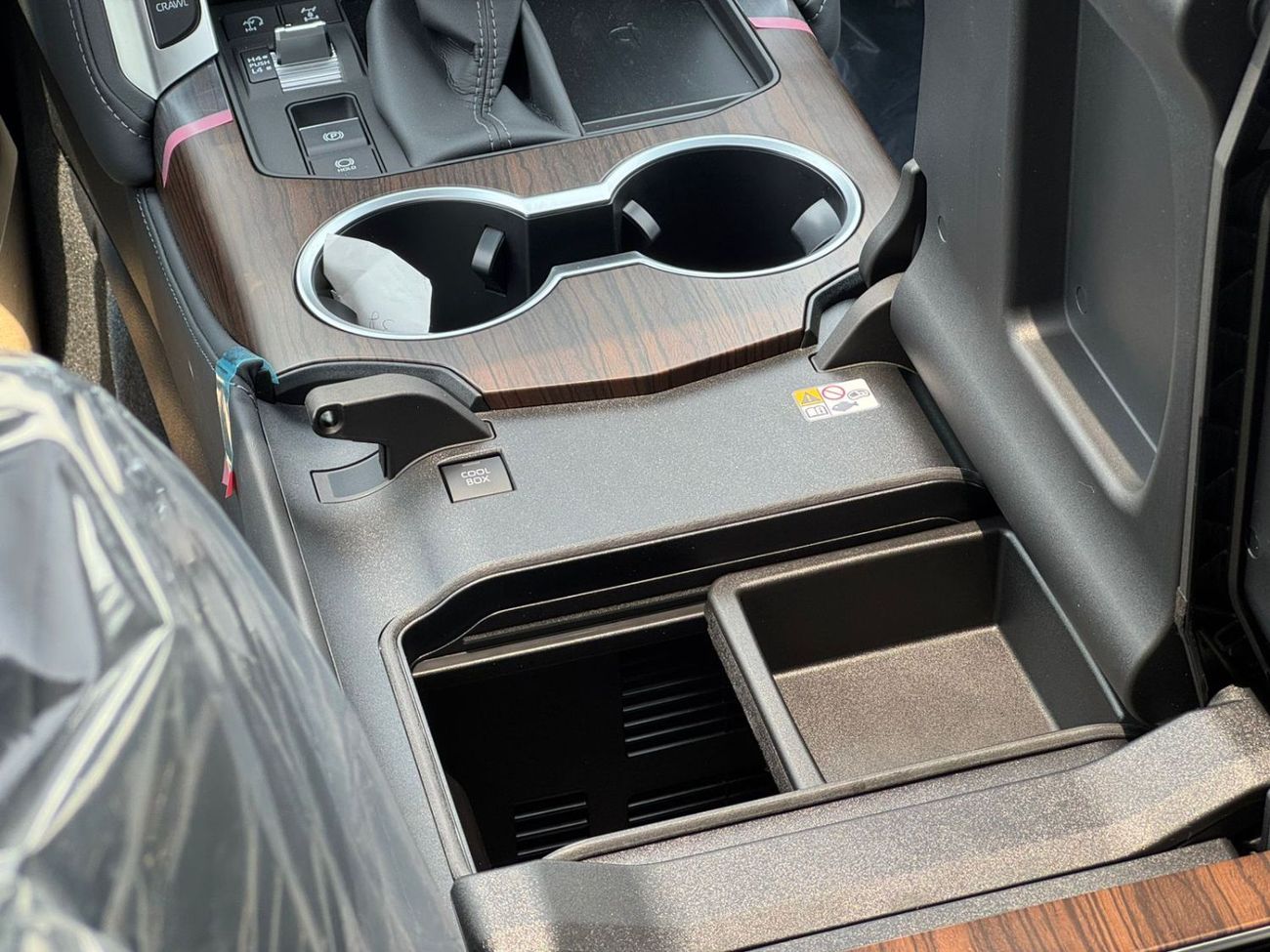 Toyota Land Cruiser 2025 Toyota Land Cruiser VX 3.5L TT, Black/Black, GCC Spec