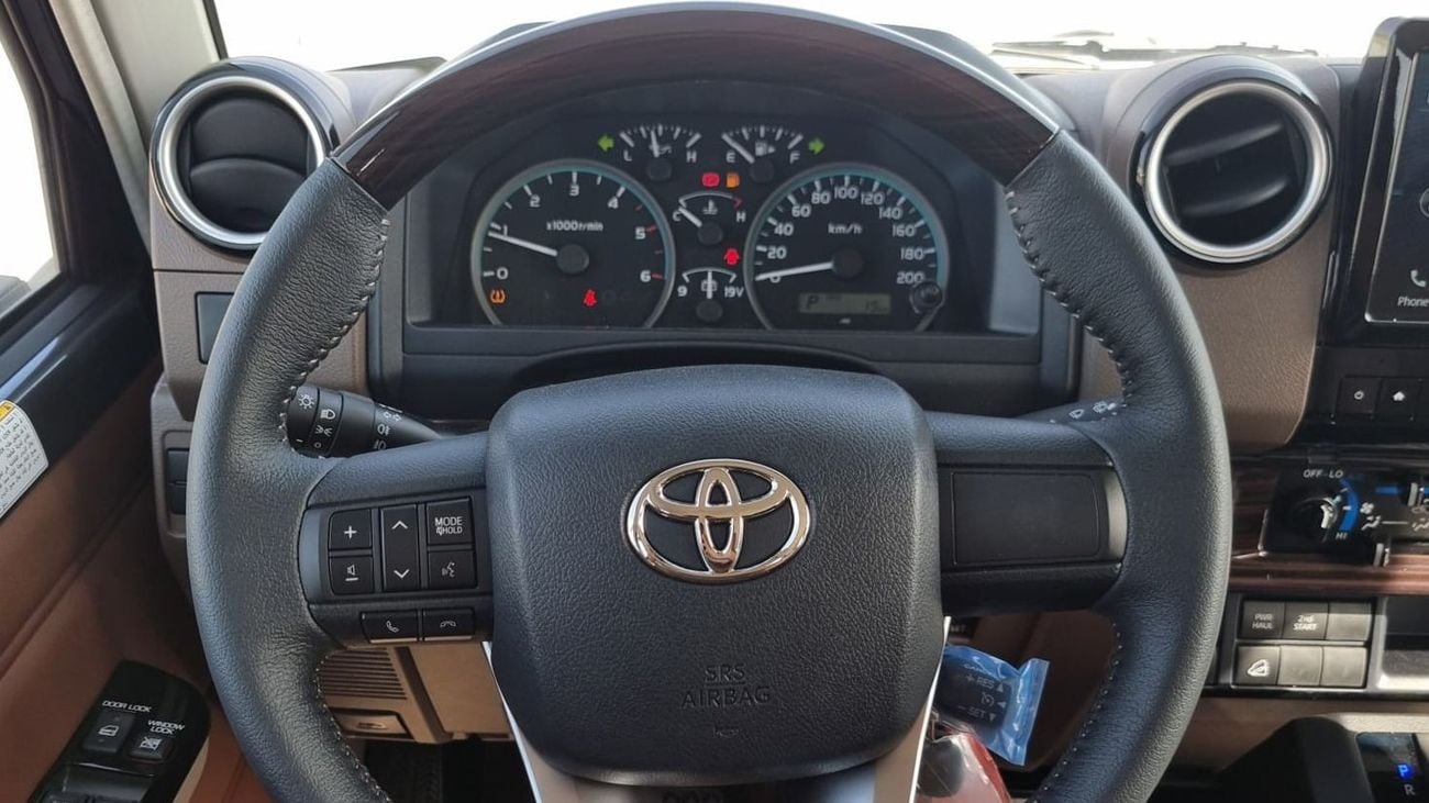Toyota Land Cruiser Pick Up LC79 DC 2.8L Z Turbo-Diesel AT 2024YM [AVAILABLE IN WHITE & BEIGE COLOR]
