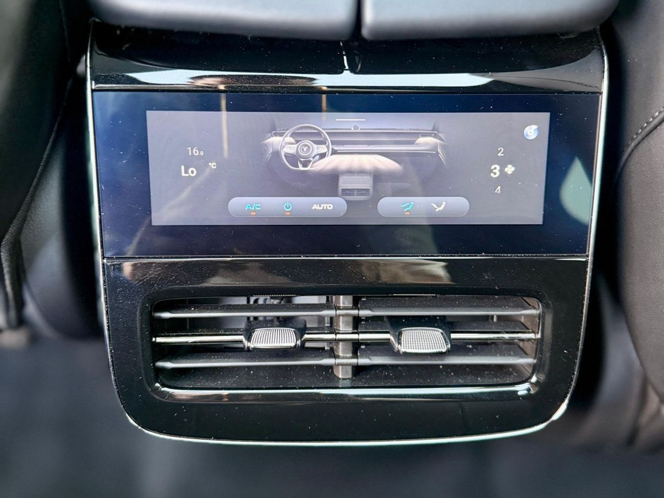 فويا فري VOYAH FREE GCC 2025