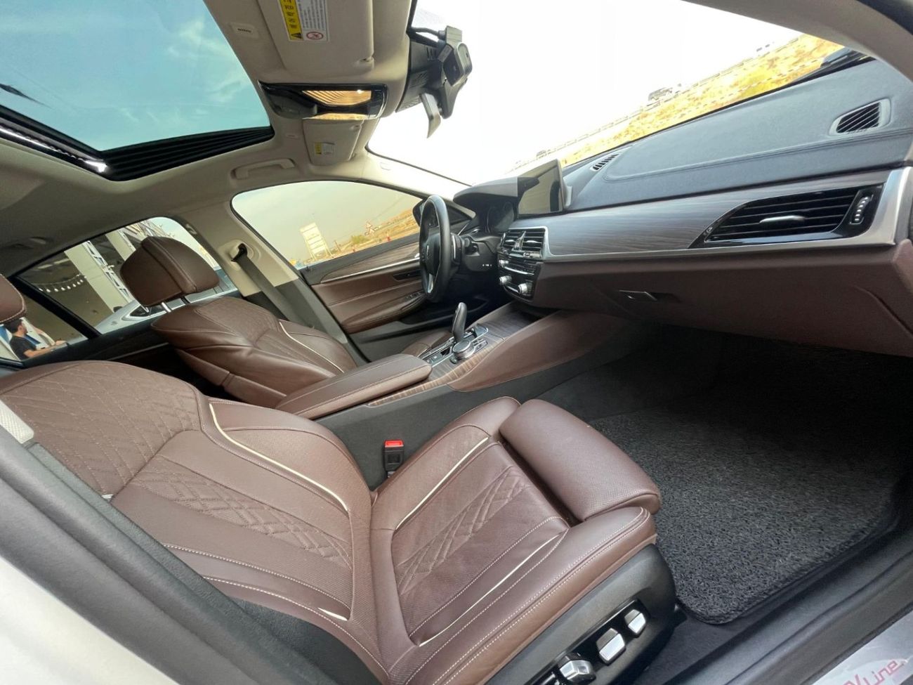 بي أم دبليو 530i Luxury 2.0L LUXURY LINE / KOREAN IMPORTED / CLEAN TITLE / DIAMOND LEATHER BIG SEATS