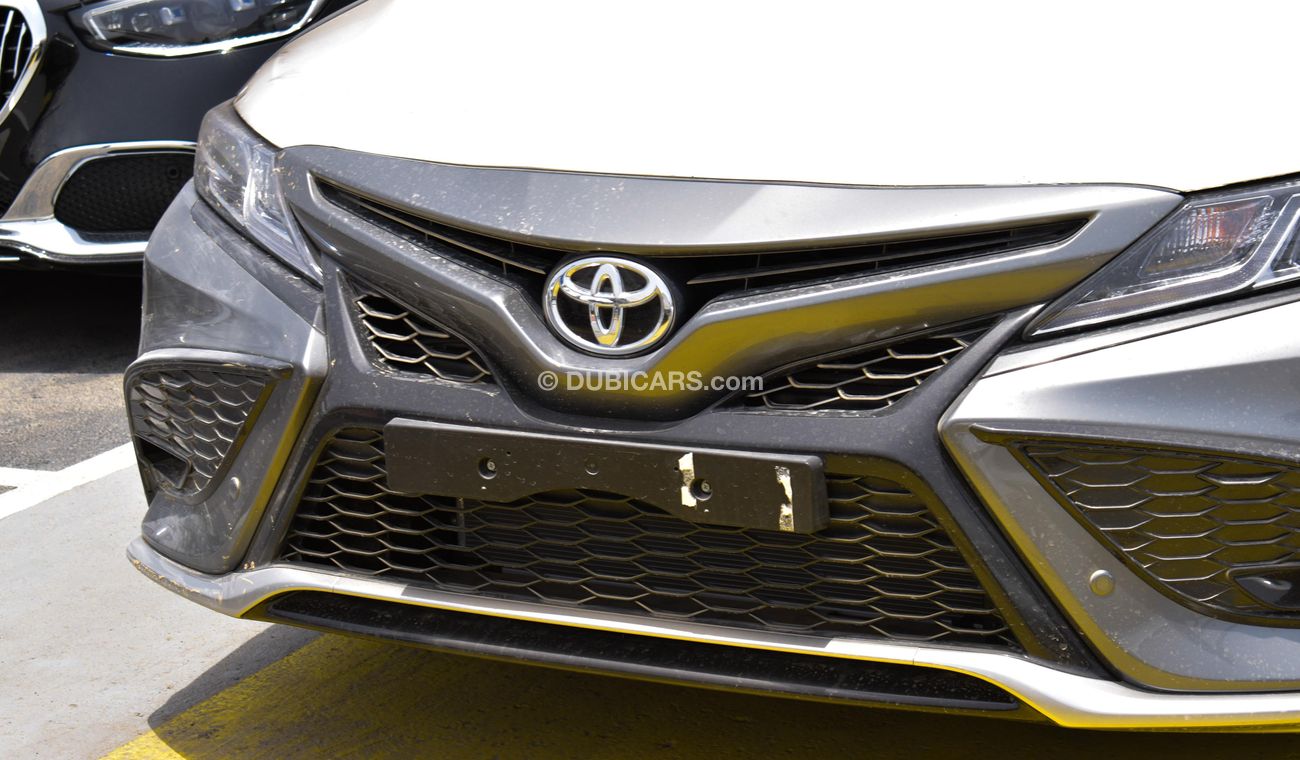 Toyota Camry SE 2.5 L