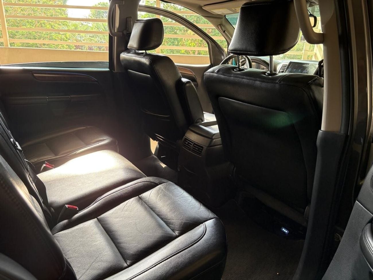 Nissan Armada LE