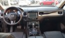 Volkswagen Touareg Volex wagan Touarag model 2011 GCC car full option panoramic roof leather seats back camera full ele