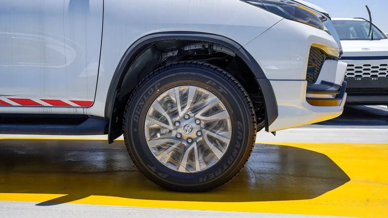 Toyota Fortuner VXR SR5 V6 4.0L GCC Specs