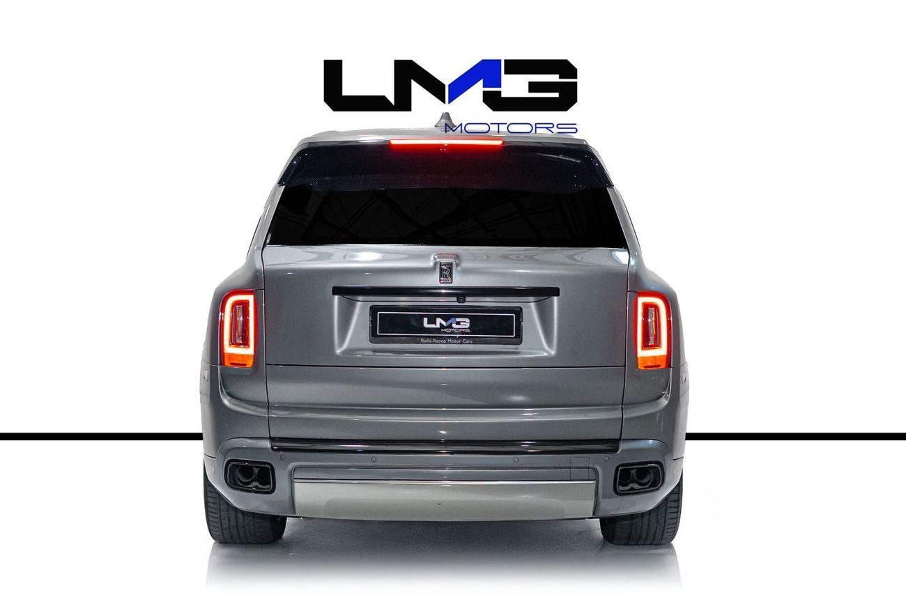 Rolls-Royce Cullinan CULLINAN BLACK BADGE | TAILGATE SEATS | PANORAMIC GLASS SUNROOF | TWO TONE INTERIOR | BESPOKE AUDIO