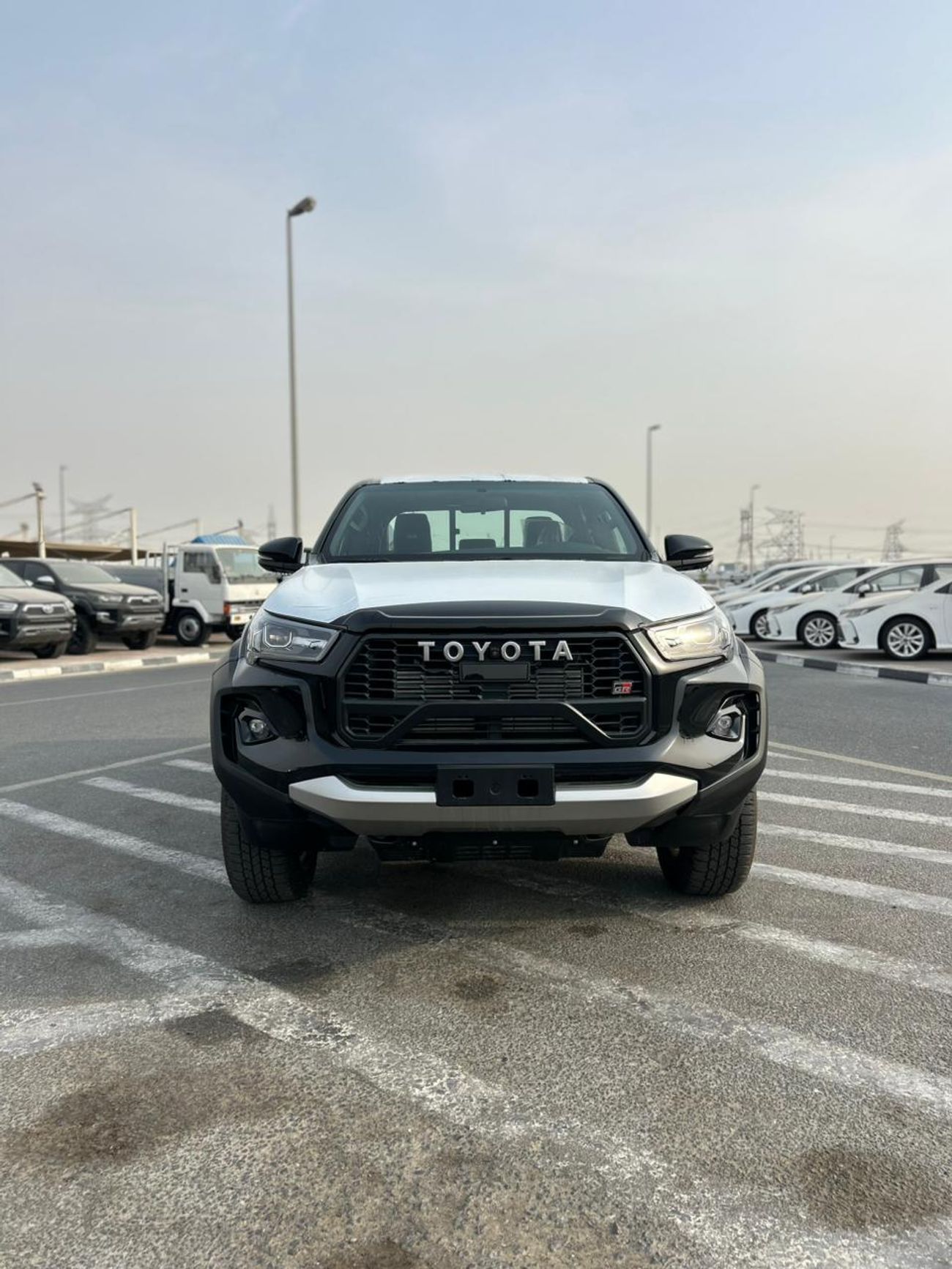 تويوتا هيلوكس Toyota Hilux Toyota Hilux GR Sport 4.0L